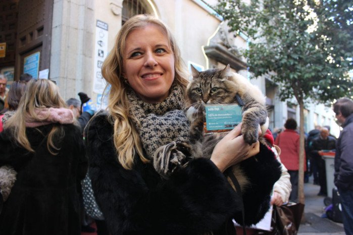 Una chica y su gato