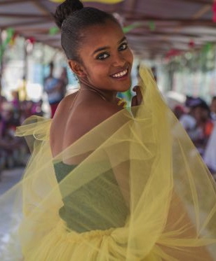 Desfile en el Mary Help