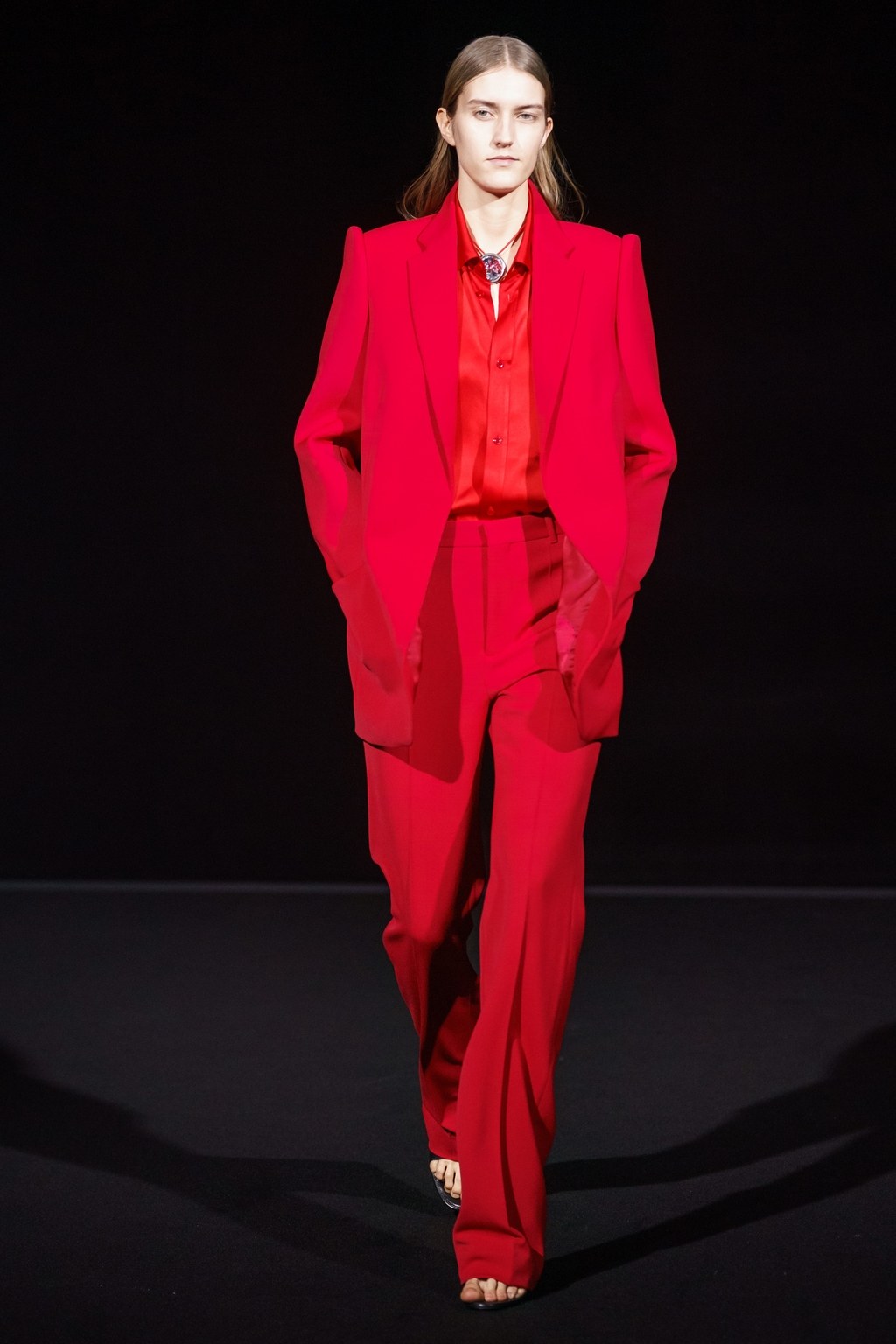 Rojo intenso. Balenciaga