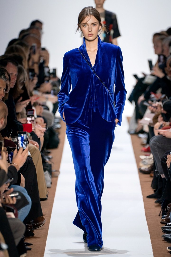 Terciopelo azul de Akris